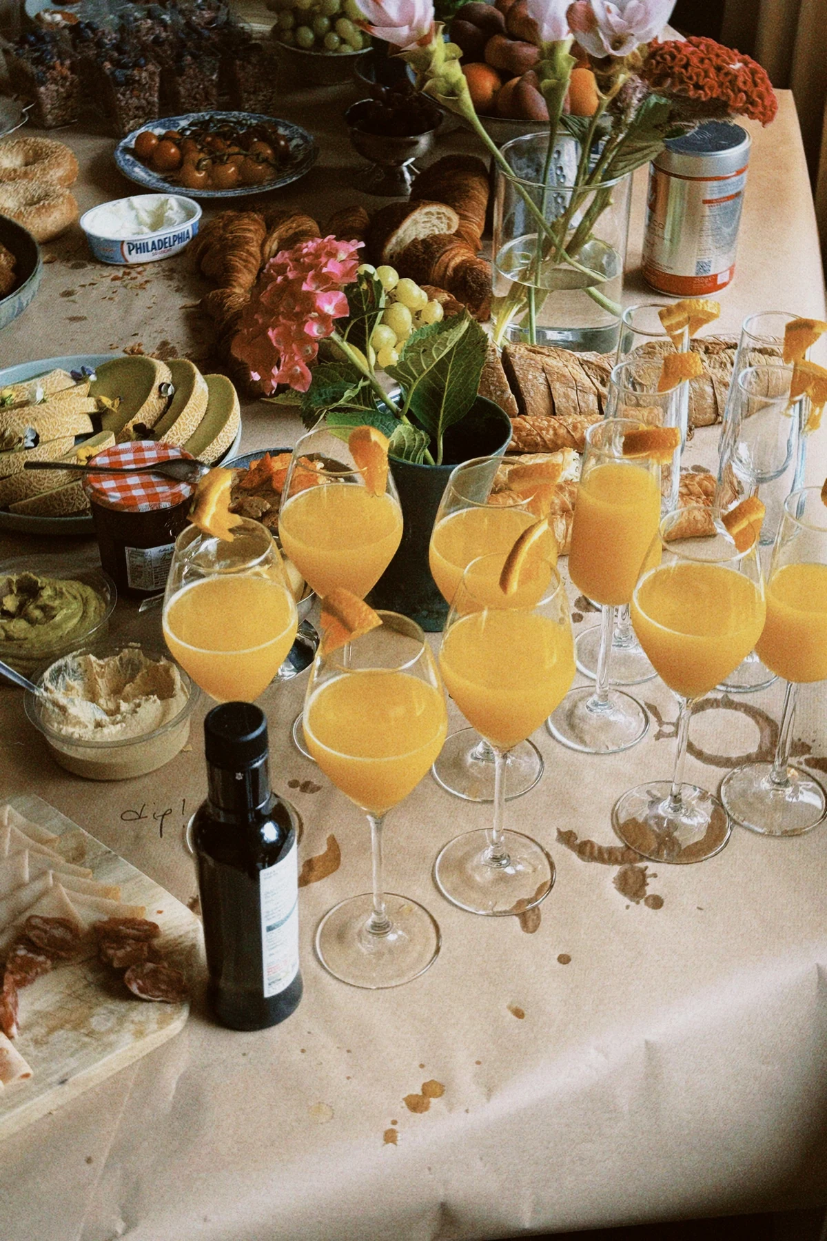 Atmosco etkinliğinde hazırlanan brunch masası